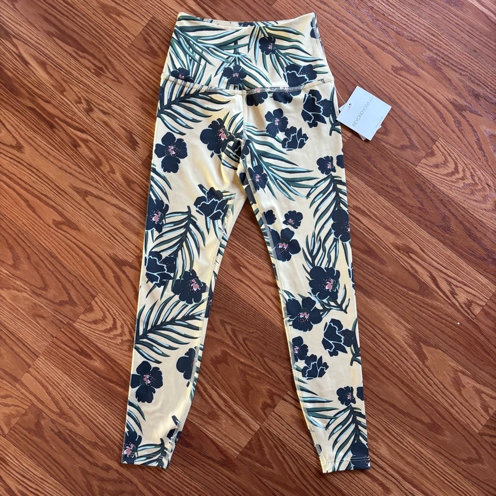 Beyond Yoga Olympus High Waisted Midi Legging Size XSmall NWT Floral Sunrise